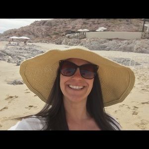 Meet your Posher, Becca